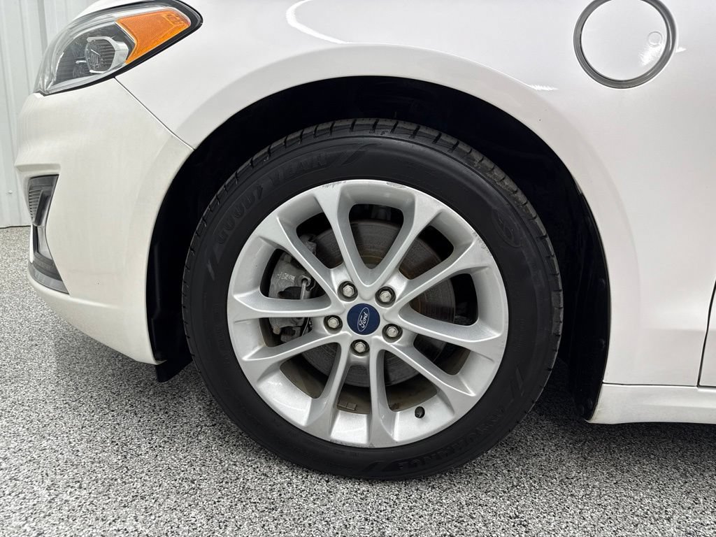 Used 2019 Ford Fusion Energi Titanium FWD image 9