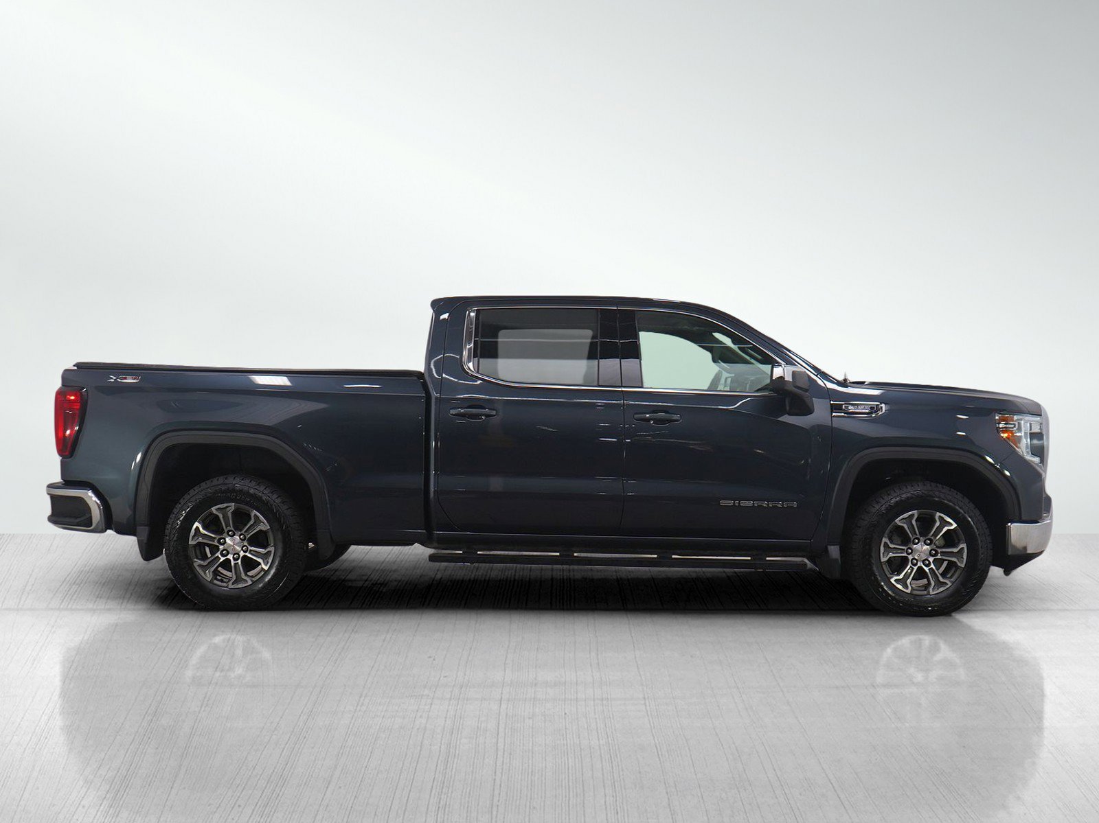 Used 2021 GMC Sierra 1500 SLE w/ X31 Off-Road Package image 6