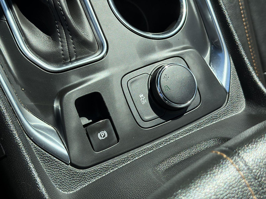 Used 2021 Chevrolet Traverse LT w/ LT Premium Package FWD image 42