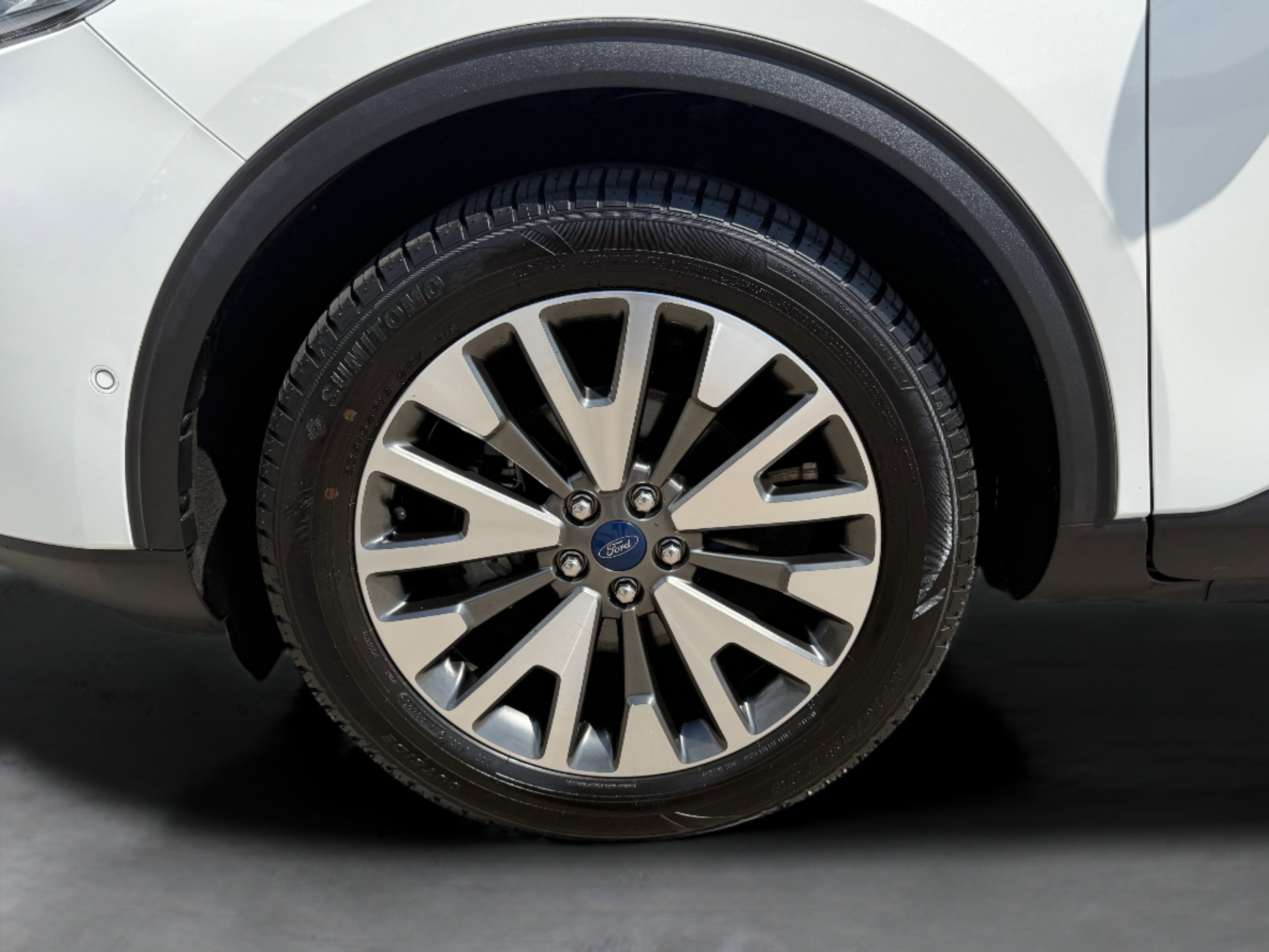 Used 2020 Ford Escape Titanium image 15