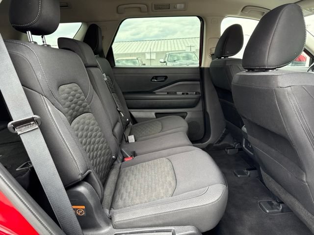Used 2024 Nissan Pathfinder SV FWD image 12