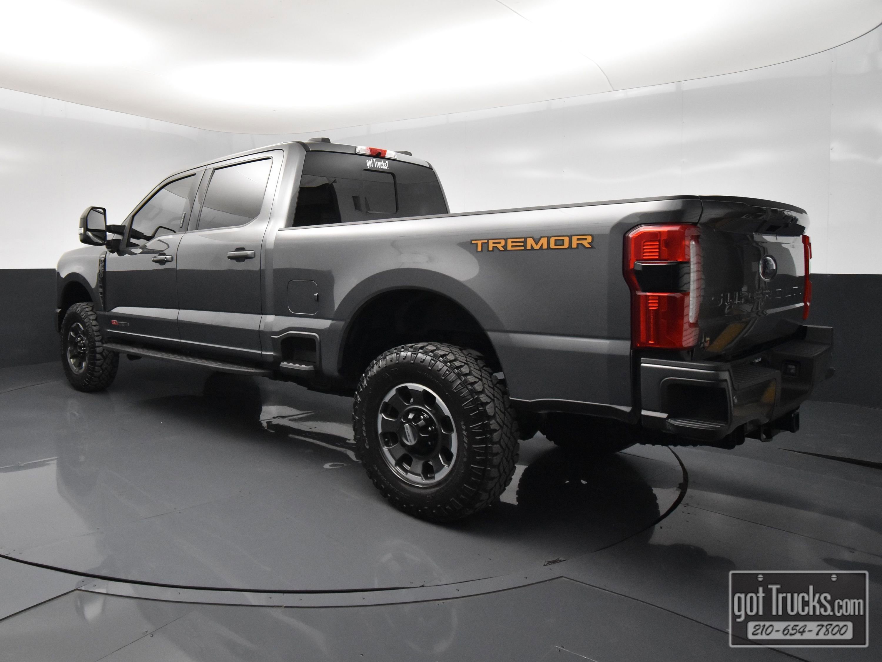 Used 2023 Ford F250 Lariat w/ Lariat Ultimate Package AWD/4WD image 5