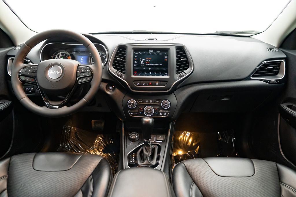 Used 2023 Jeep Cherokee Altitude Lux AWD/4WD image 9