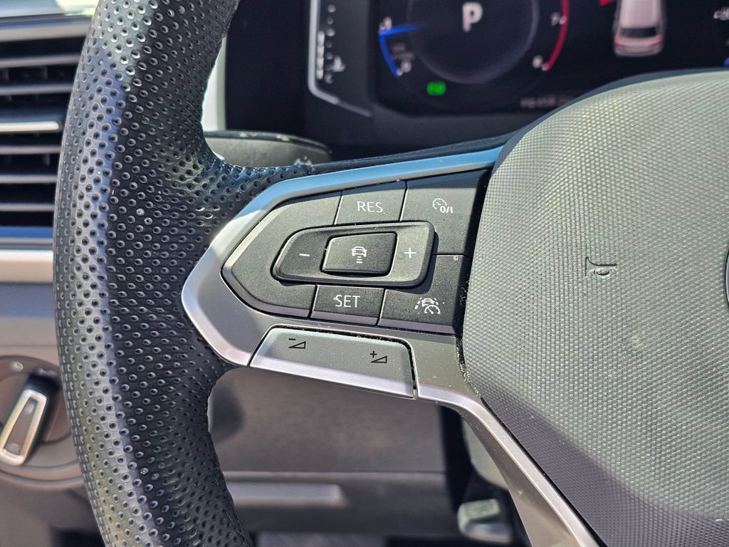 Used 2023 Volkswagen Atlas SEL R-Line AWD/4WD image 30