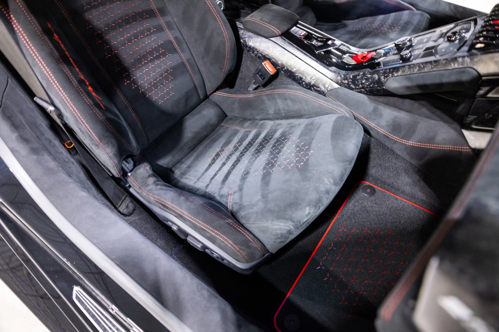 Used 2018 Lamborghini Huracan Performante image 33