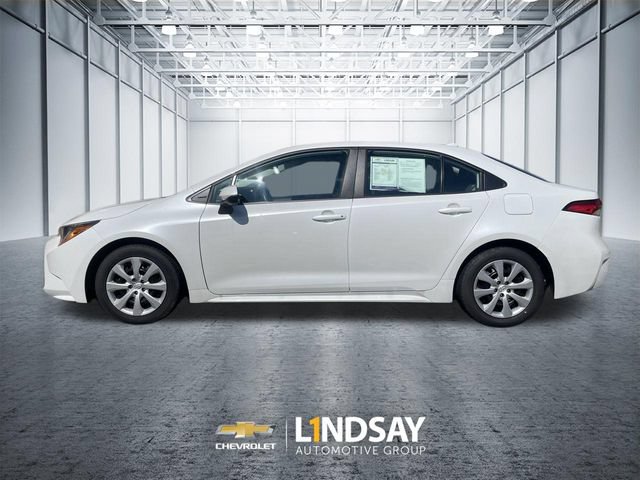 Used 2025 Toyota Corolla LE FWD image 5