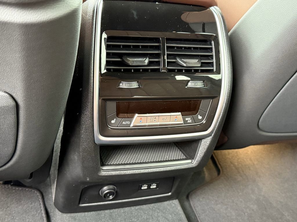 New 2026 BMW X5 xDrive50e w/ Executive Package image 34