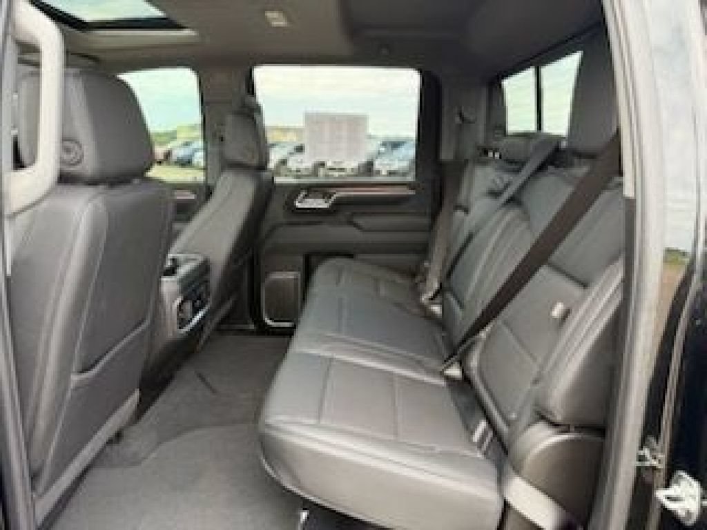 Used 2025 GMC Sierra 3500 Denali AWD/4WD image 25