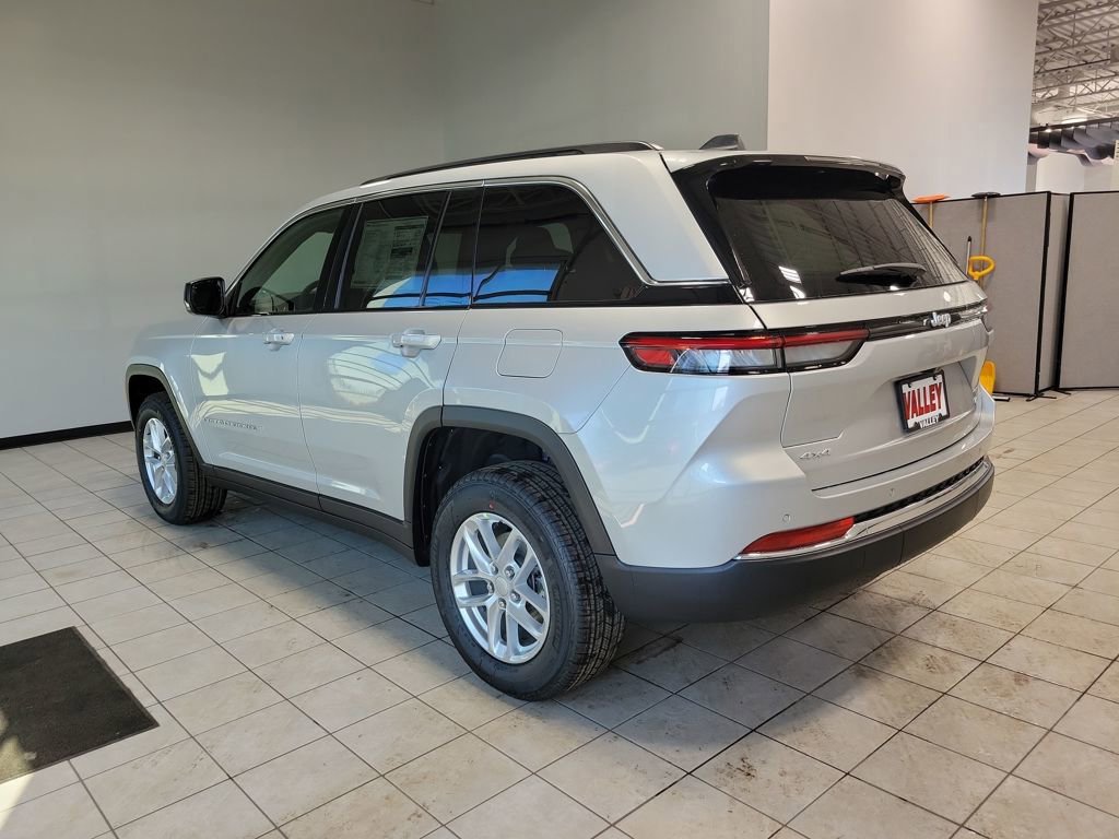 New 2026 Jeep Grand Cherokee Laredo X AWD/4WD image 7