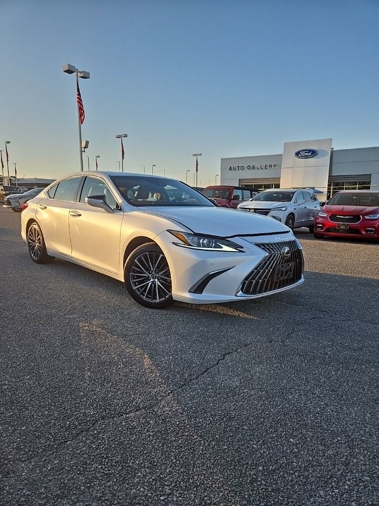 Used 2023 Lexus ES 350 w/ Premium Package image 3