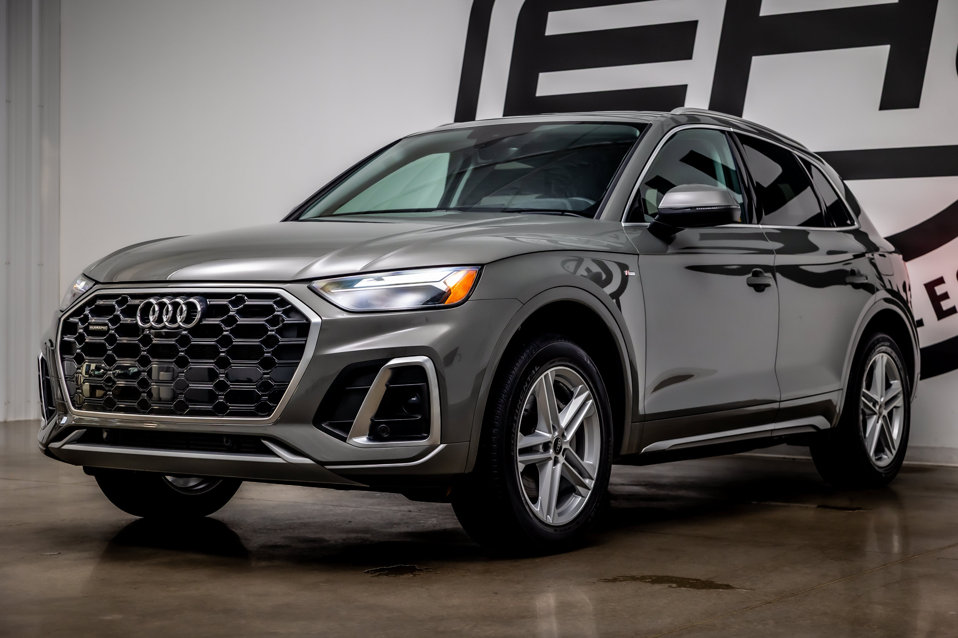 Used 2025 Audi Q5 e Premium Plus w/ Premium Plus Package AWD/4WD image 27