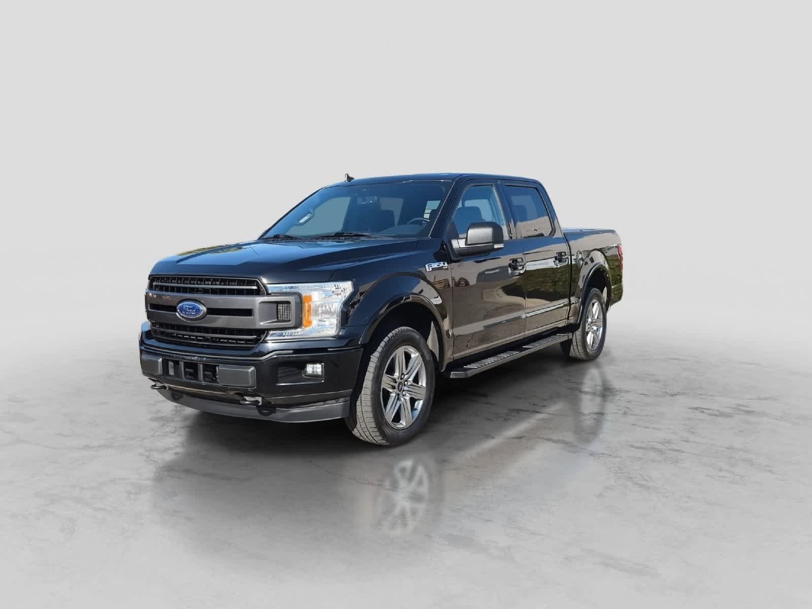 Used 2019 Ford F150 XLT w/ Equipment Group 302A Luxury AWD/4WD image 4