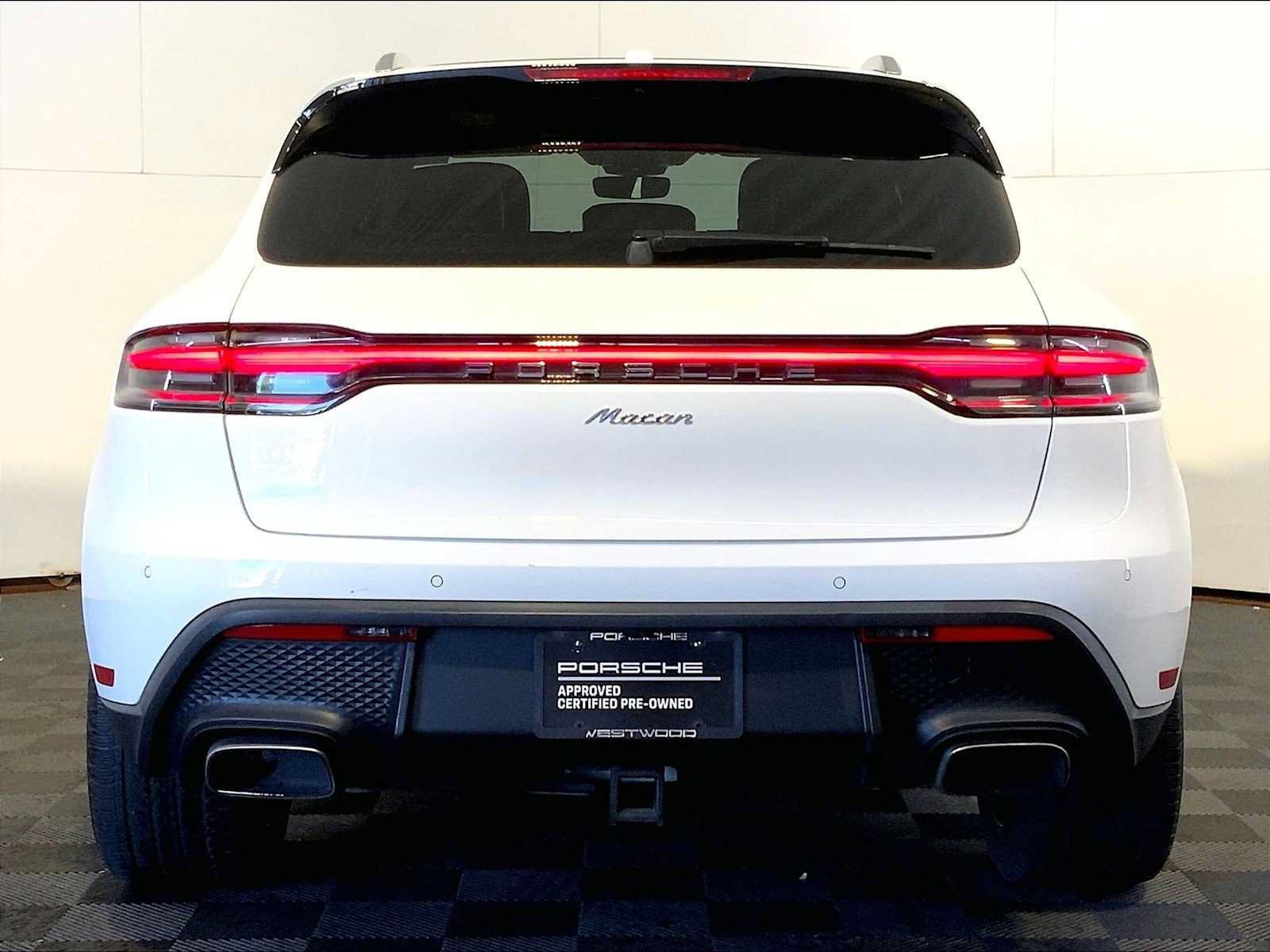 Certified 2024 Porsche Macan AWD/4WD image 6