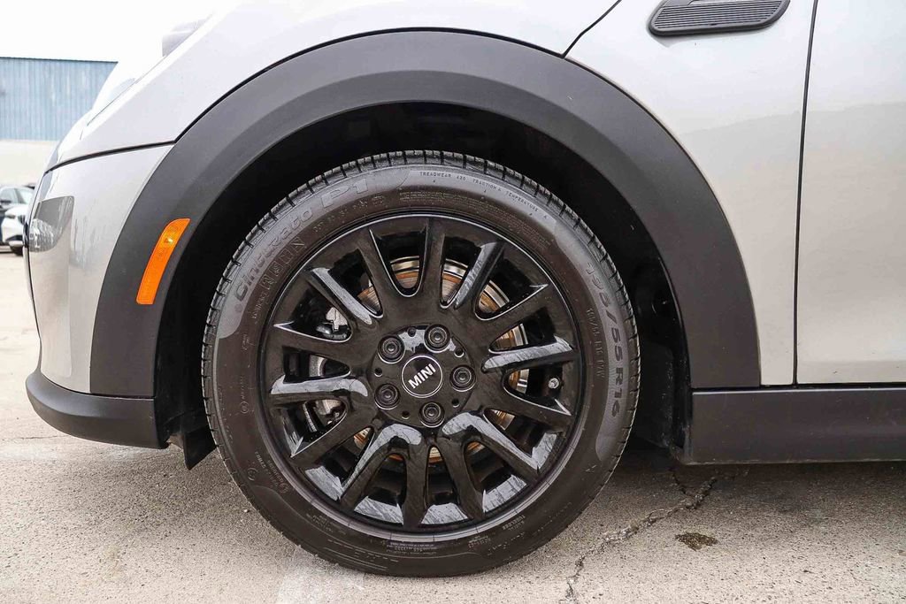 Used 2024 MINI Cooper 4-Door Hardtop FWD image 15