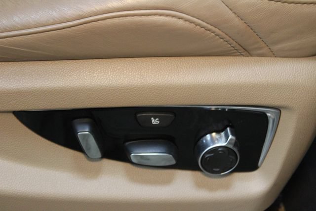 Used 2018 Cadillac Escalade Platinum AWD/4WD image 12