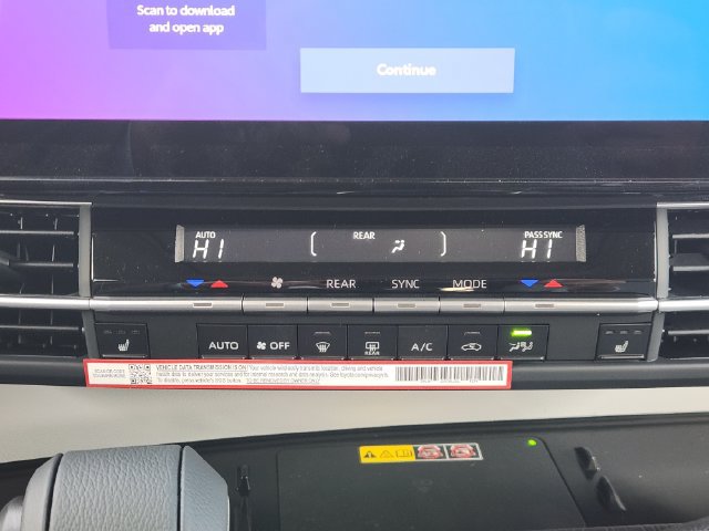 New 2026 Toyota Sienna XLE FWD image 18