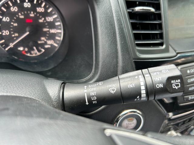 Used 2018 Nissan Pathfinder S AWD/4WD image 22
