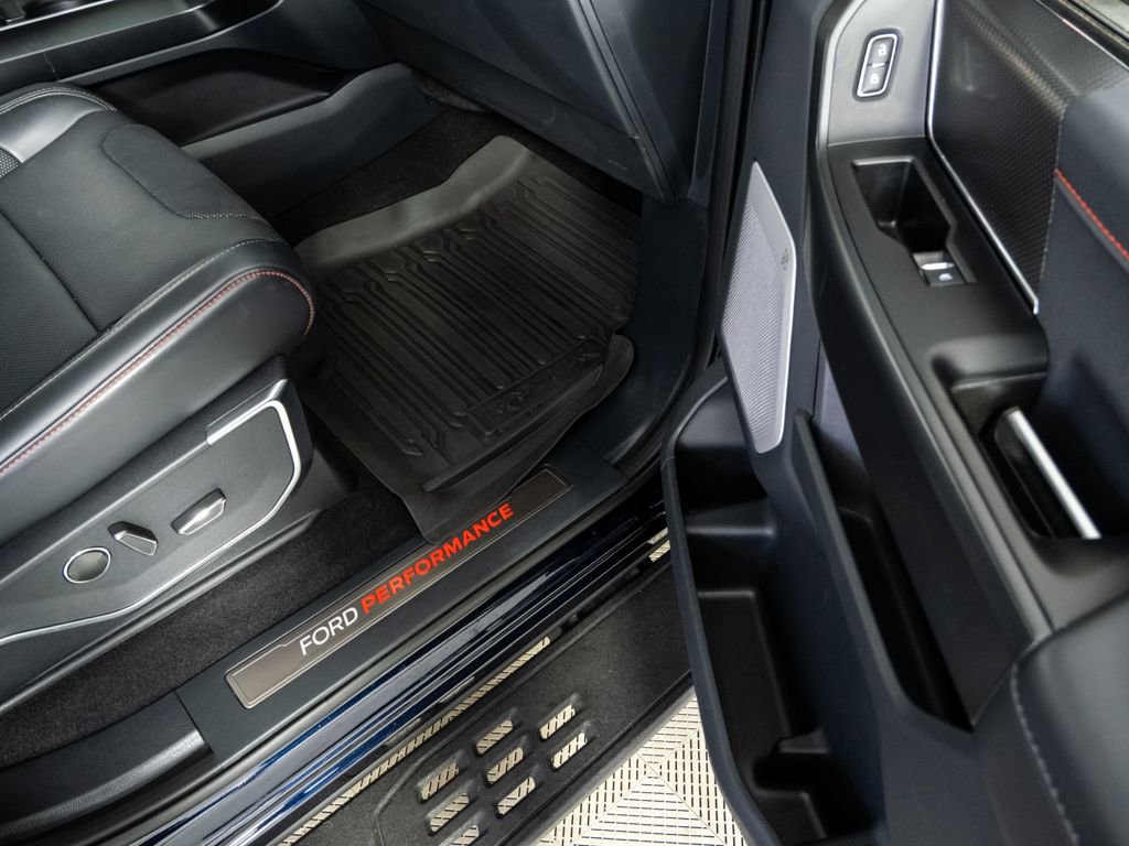 Used 2025 Ford F150 Raptor AWD/4WD image 27