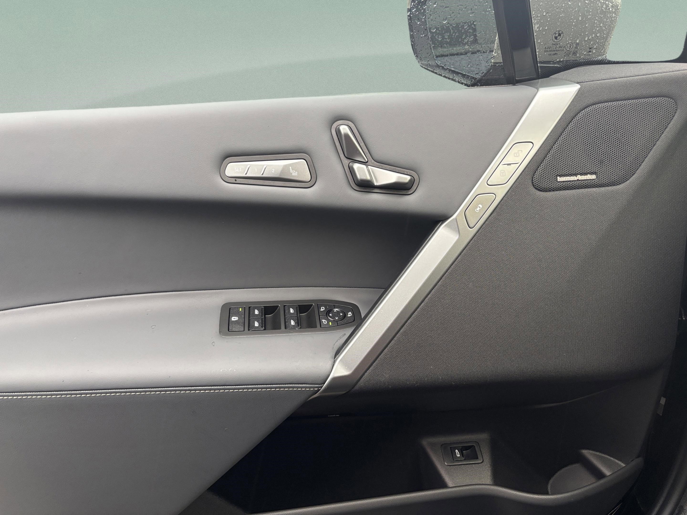 New 2026 BMW iX xDrive60 w/ M Sport Package image 18