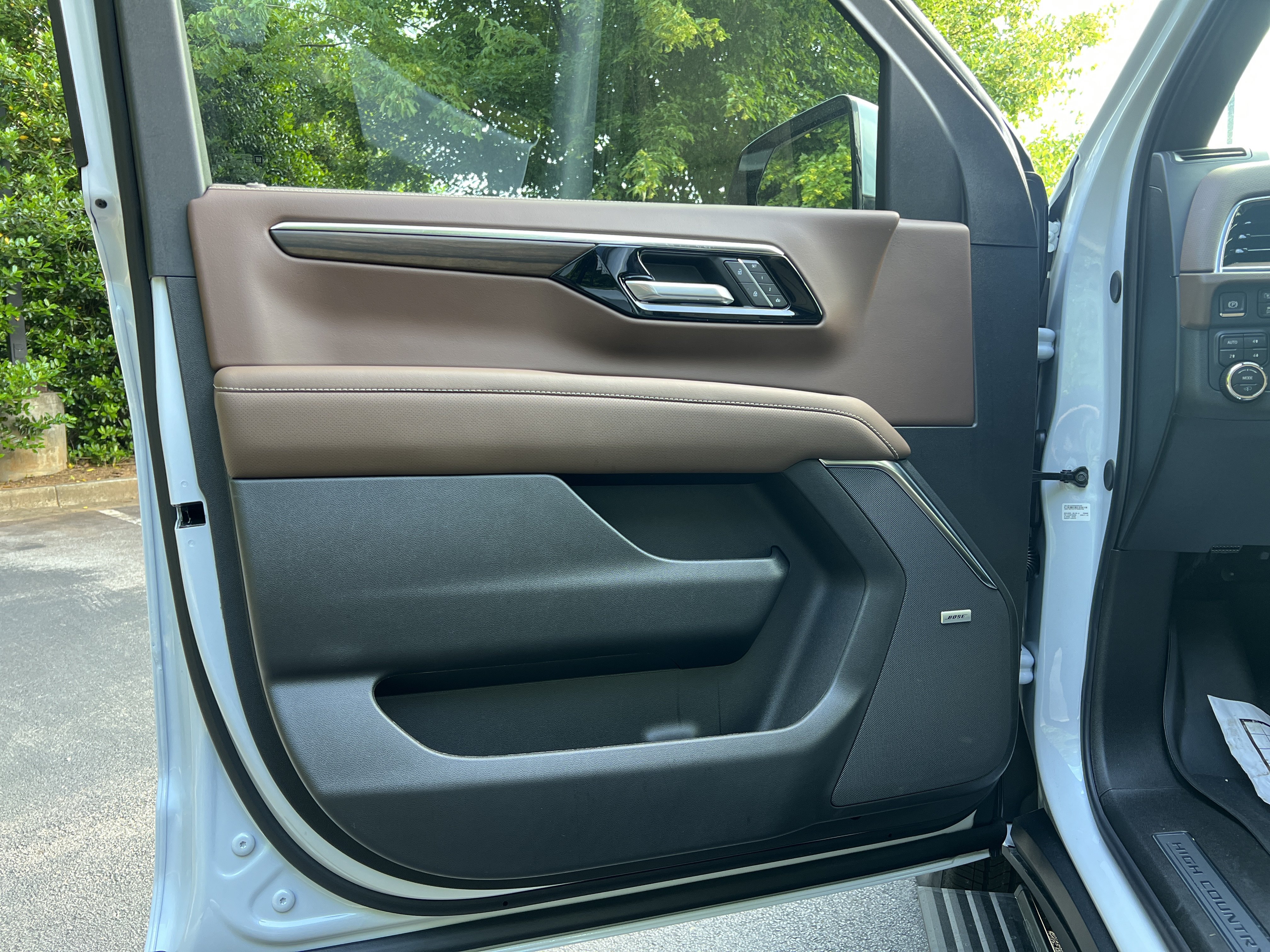 New 2026 Chevrolet Tahoe High Country AWD/4WD image 15