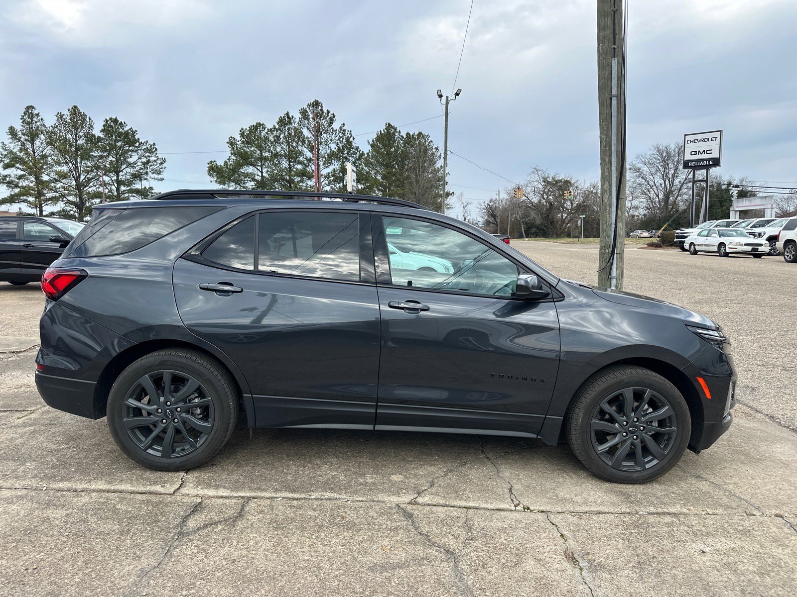 Used 2023 Chevrolet Equinox RS image 6
