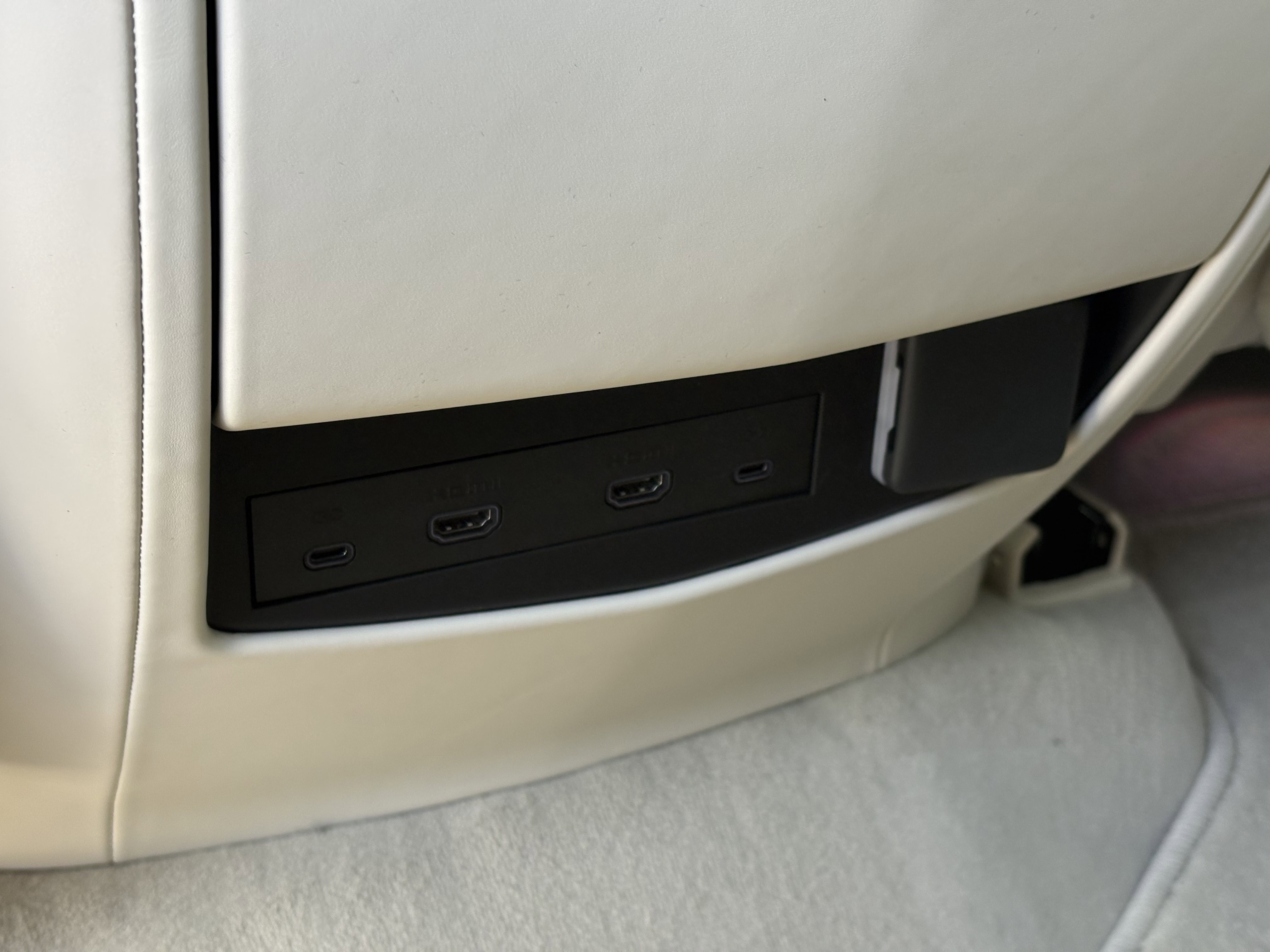 New 2026 Cadillac Escalade Platinum Sport w/ LPO, ONYX Package image 16