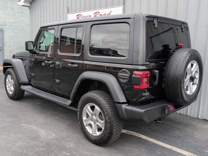 Used 2021 Jeep Wrangler Unlimited Sport AWD/4WD image 10