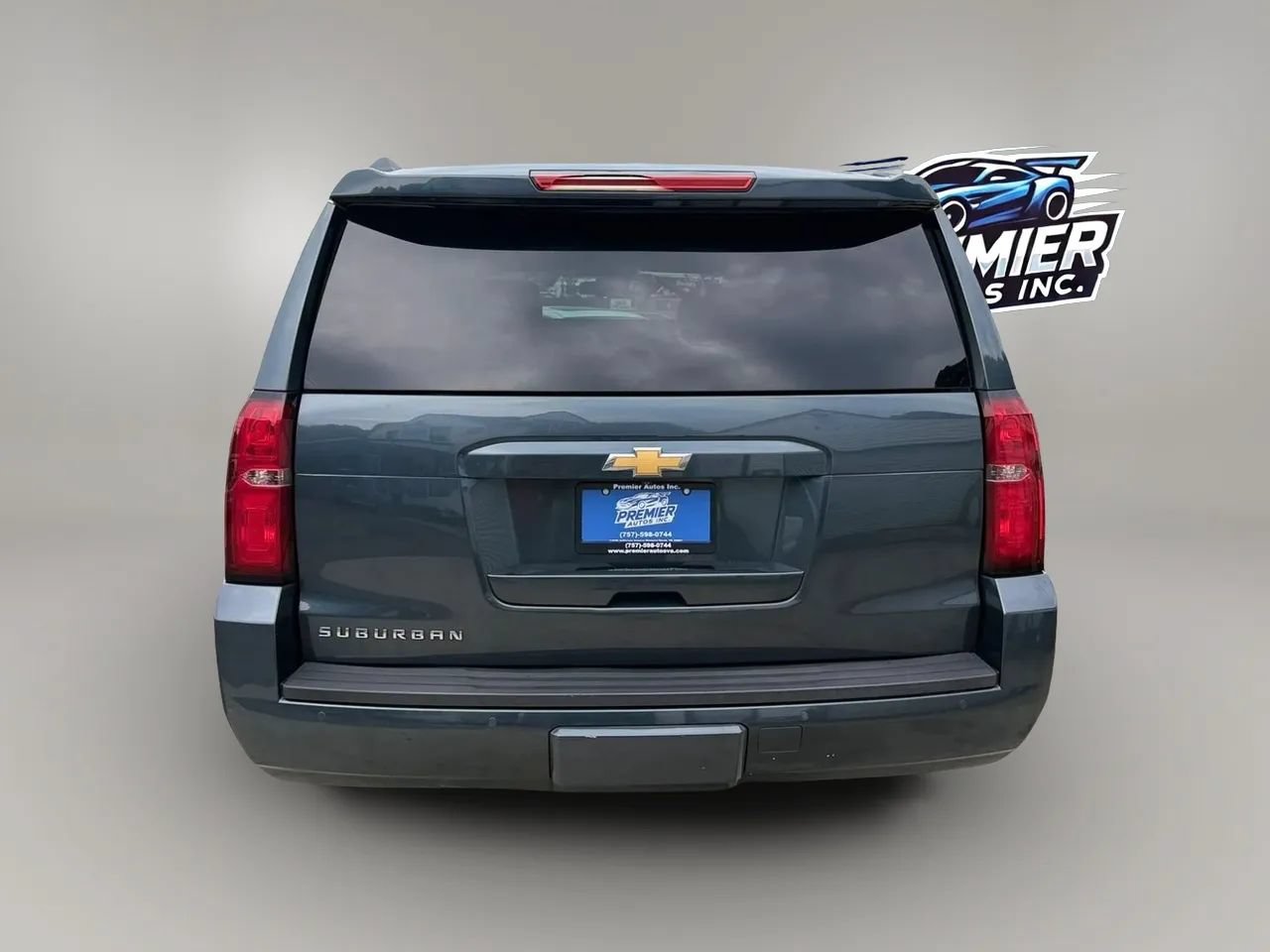 Used 2019 Chevrolet Suburban LT RWD image 6