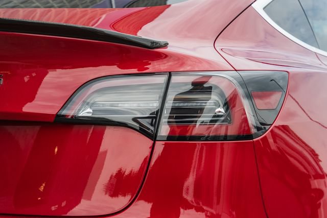 Used 2018 Tesla Model 3 Long Range AWD/4WD image 8