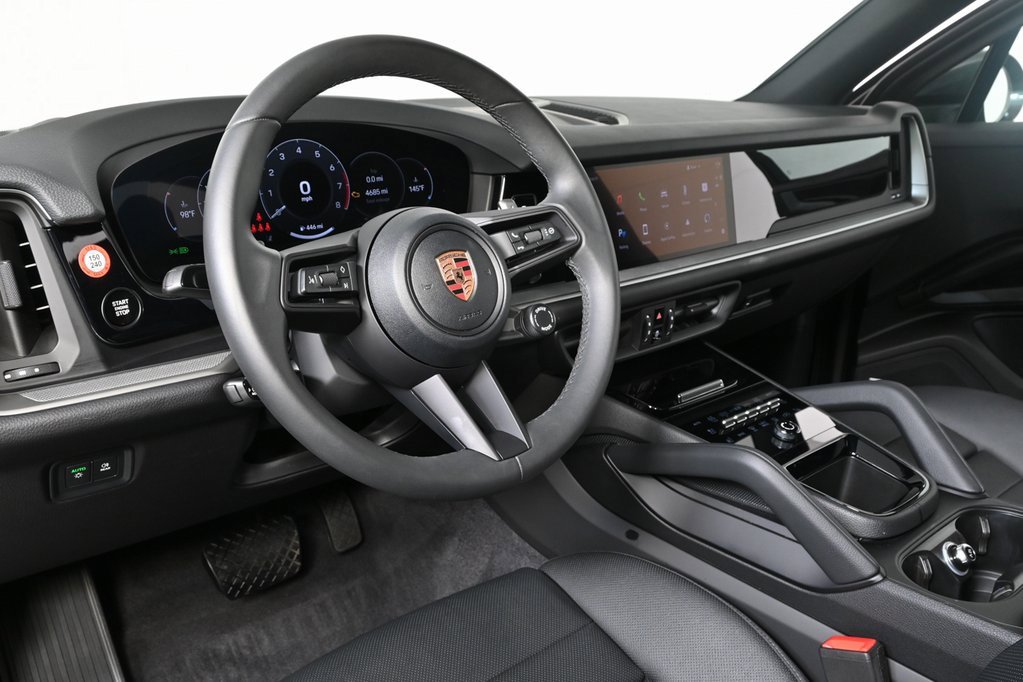 Used 2025 Porsche Cayenne image 4