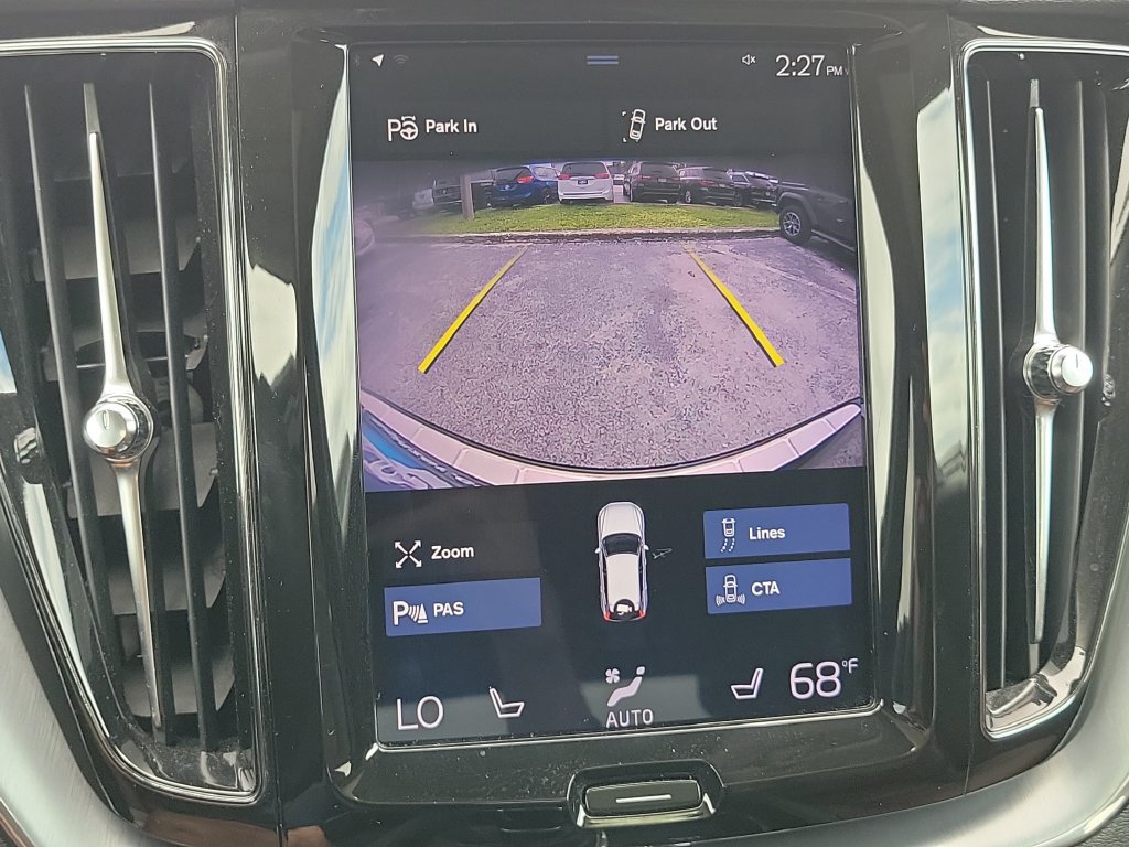 Used 2019 Volvo XC60 T6 Momentum w/ Multimedia Package AWD/4WD image 26