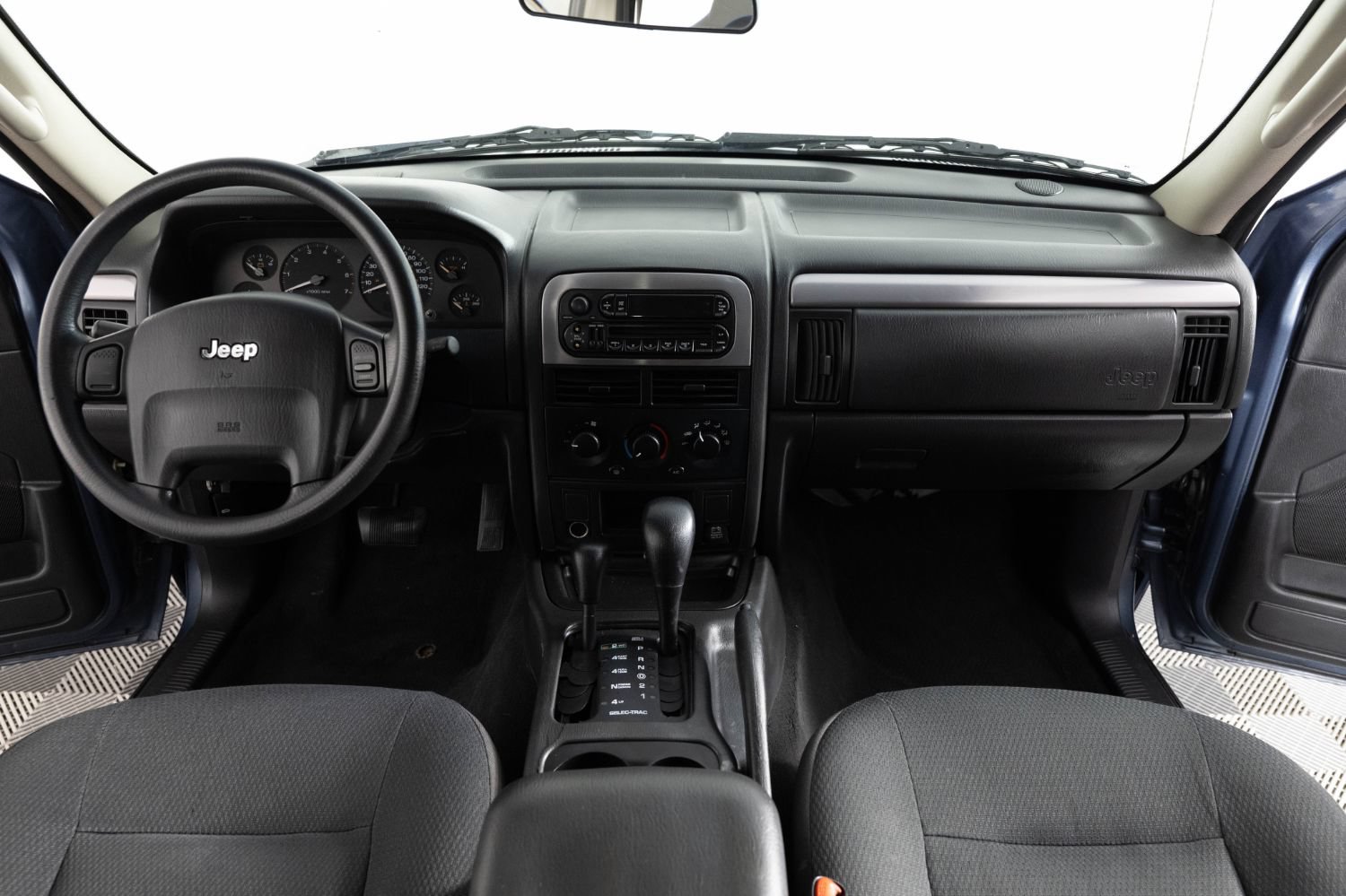Used 2004 Jeep Grand Cherokee Laredo w/ Convenience Group AWD/4WD image 33