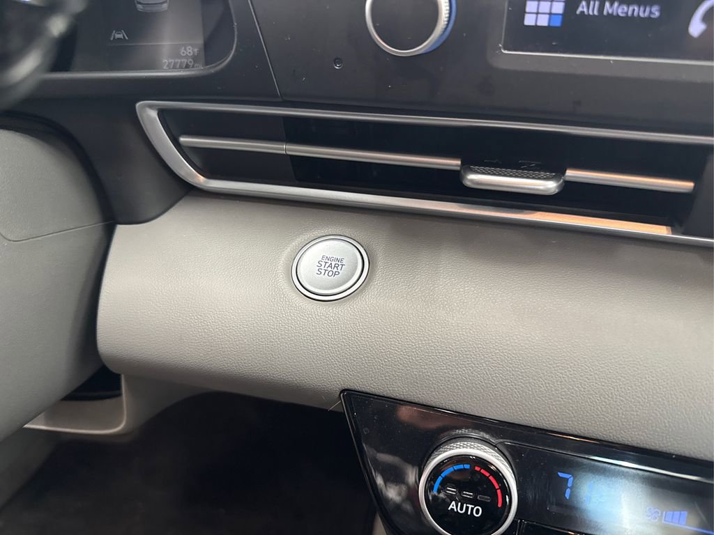 Used 2022 Hyundai Elantra SEL w/ Preferred Accessory Package image 30