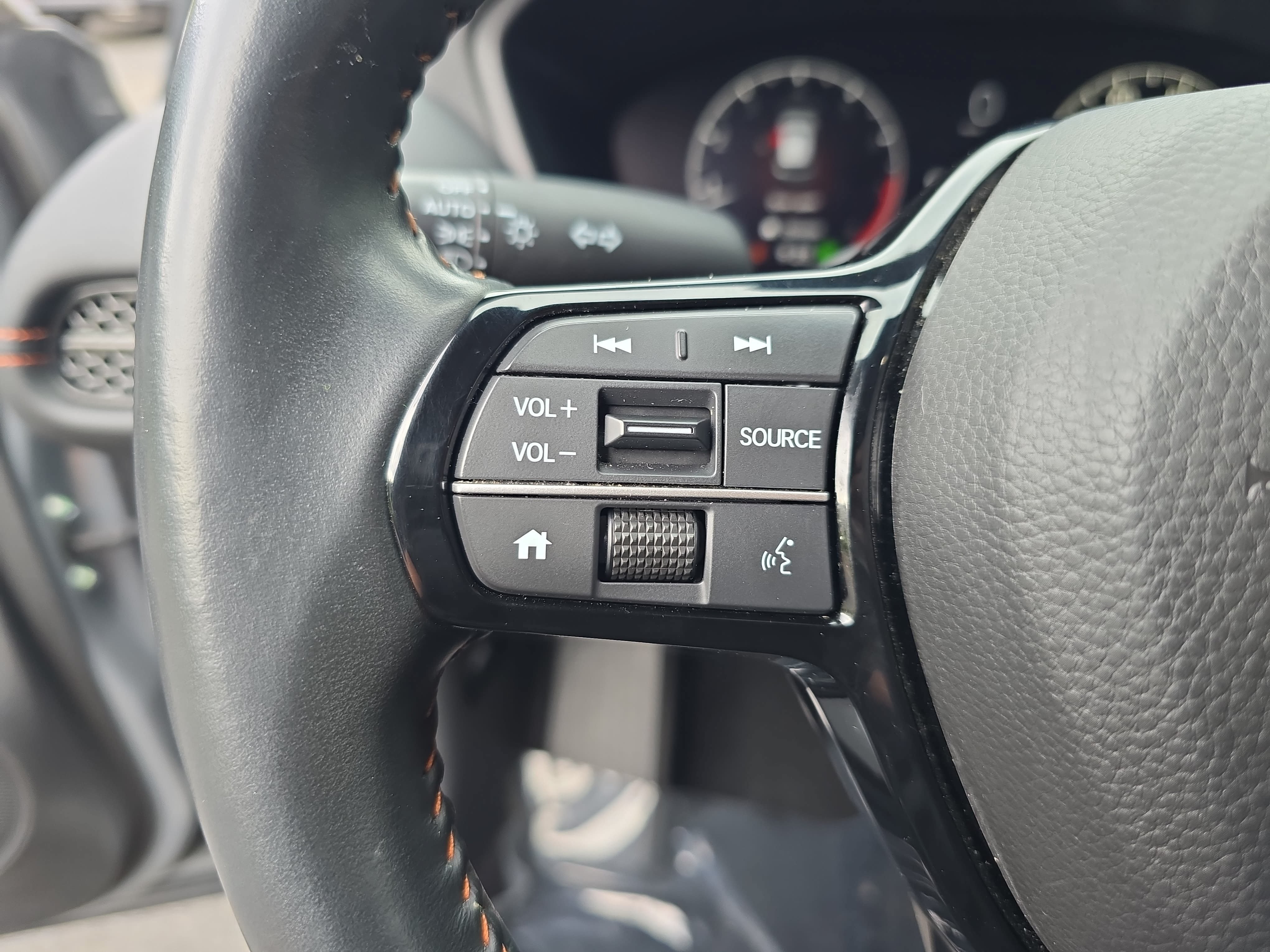 Used 2025 Honda HR-V Sport image 16