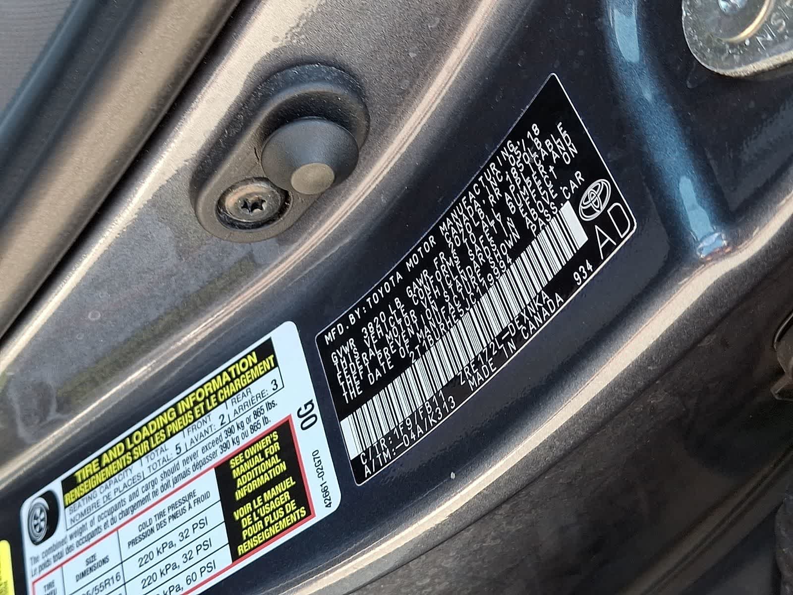 Certified 2018 Toyota Corolla LE FWD image 29