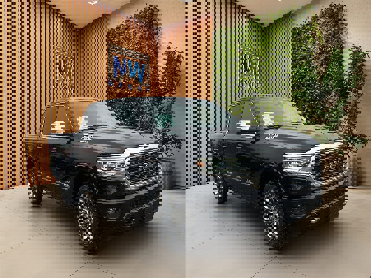 Used 2022 RAM 1500 Limited w/ Body-Colour Bumper Group