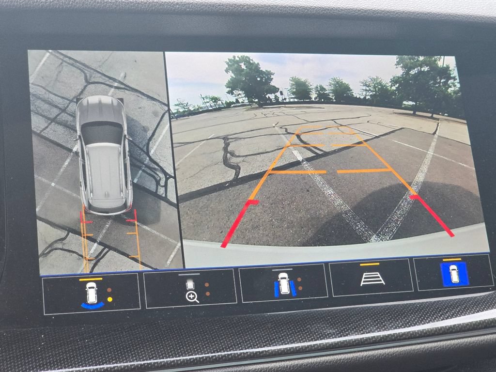 Used 2022 Buick Envision Essence w/ Technology Package II FWD image 30