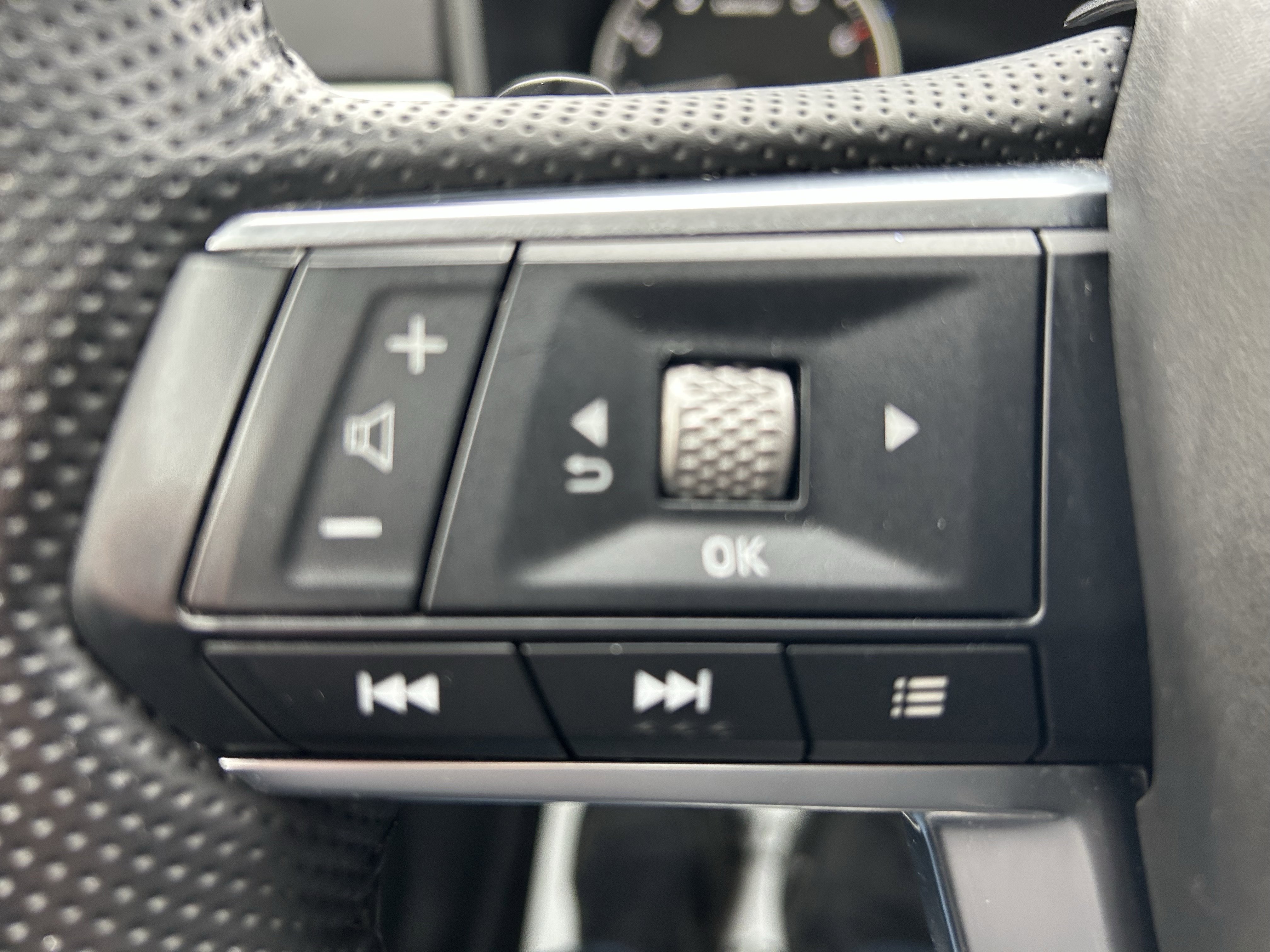 Used 2024 Mitsubishi Outlander SE image 22