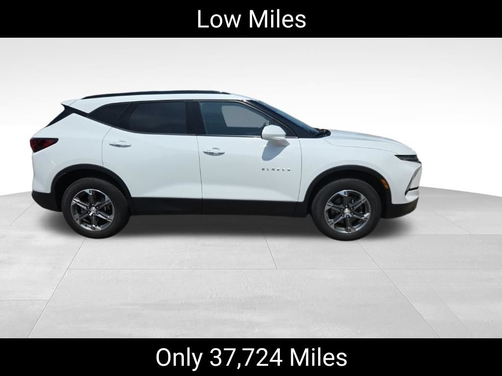 Used 2024 Chevrolet Blazer LT w/ Convenience Package AWD/4WD image 2