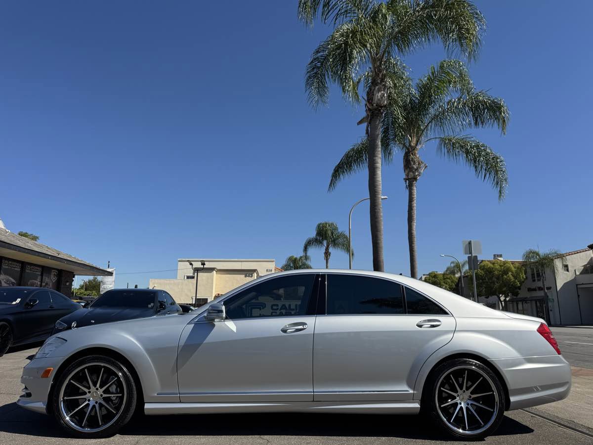 Used 2013 Mercedes-Benz S 550 Sedan image 2