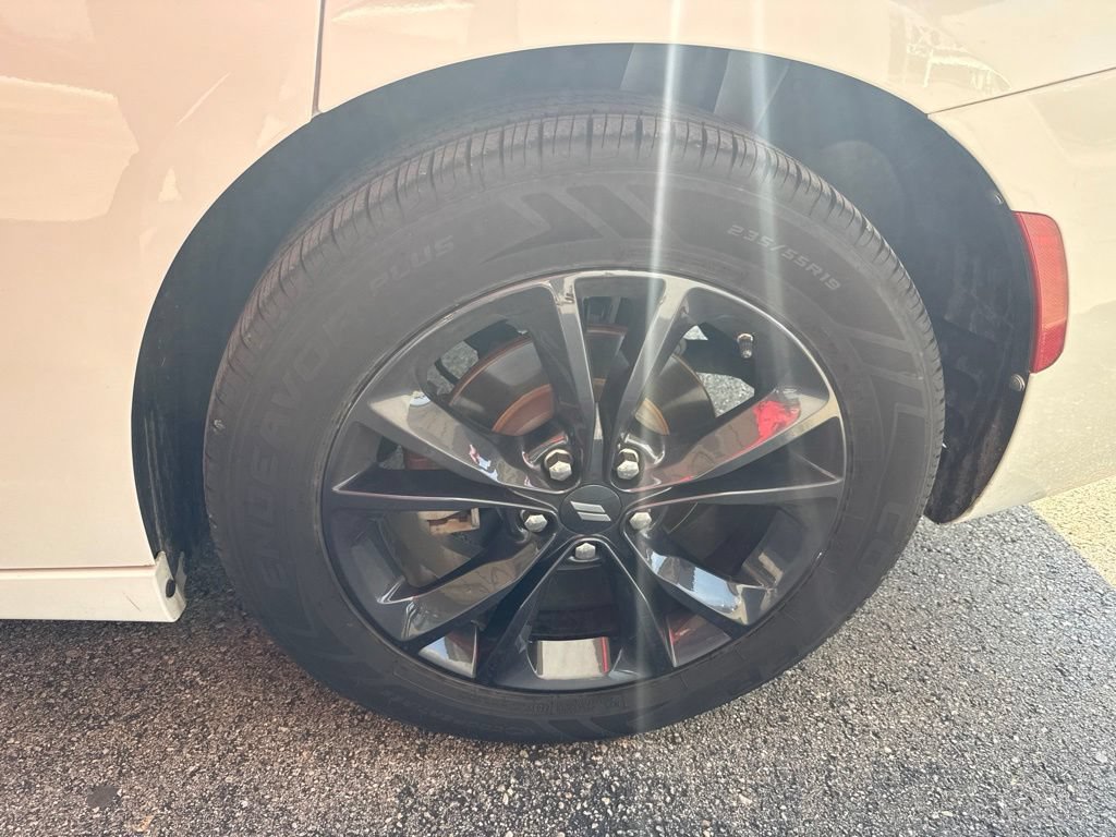 Used 2022 Dodge Charger SXT w/ Blacktop Package AWD/4WD image 11