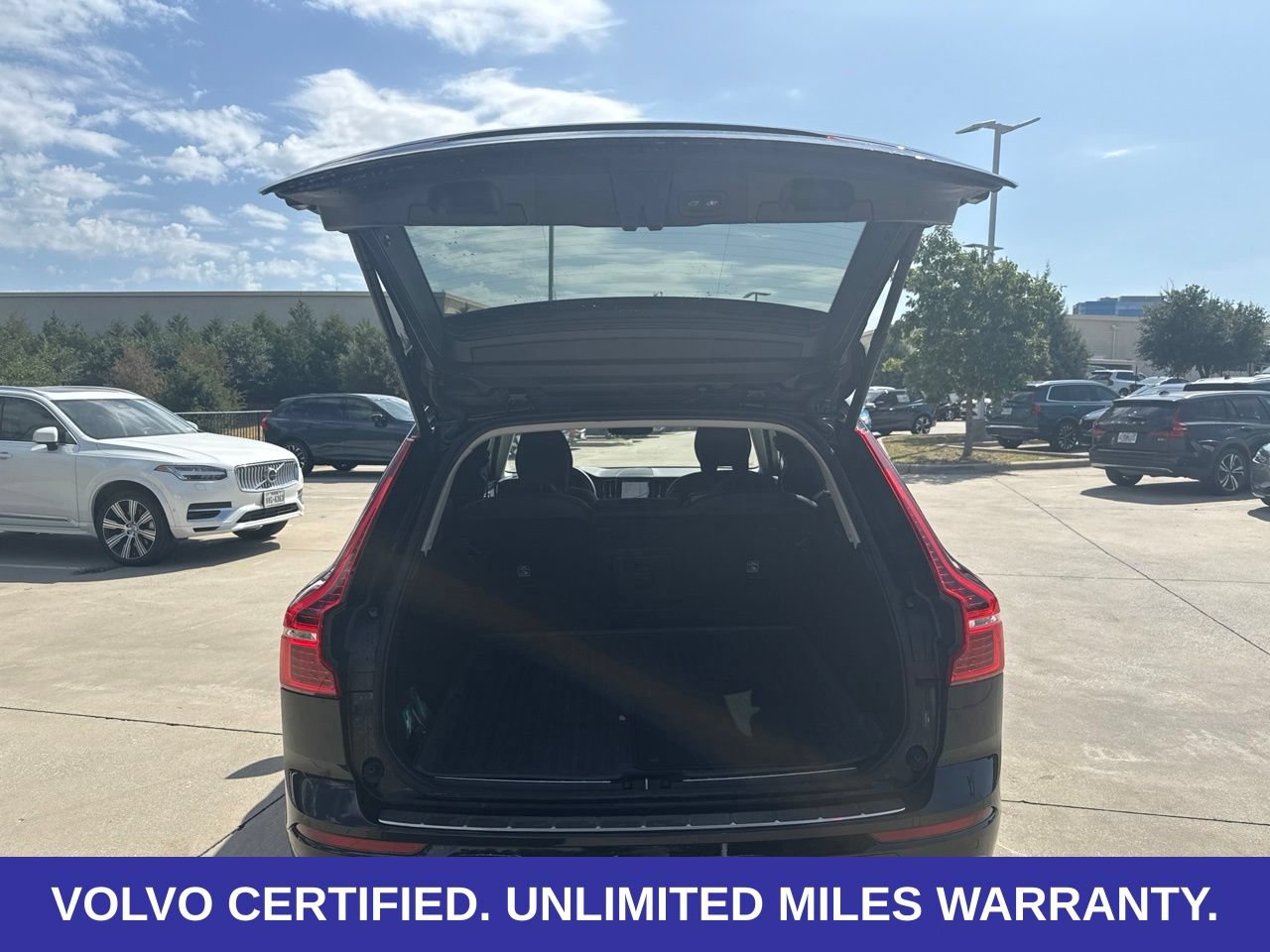 Certified 2024 Volvo XC60 B5 Plus w/ Protection Package Premier AWD/4WD image 7