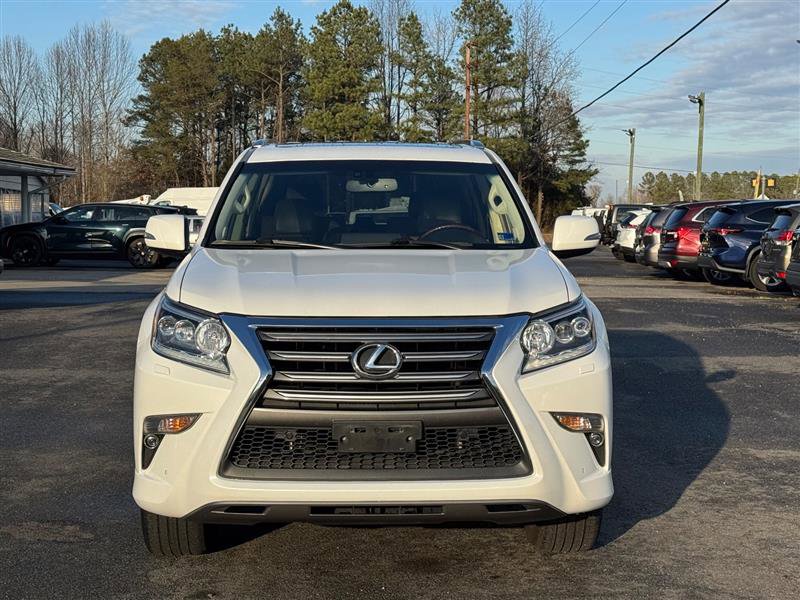 Used 2019 Lexus GX 460 image 3
