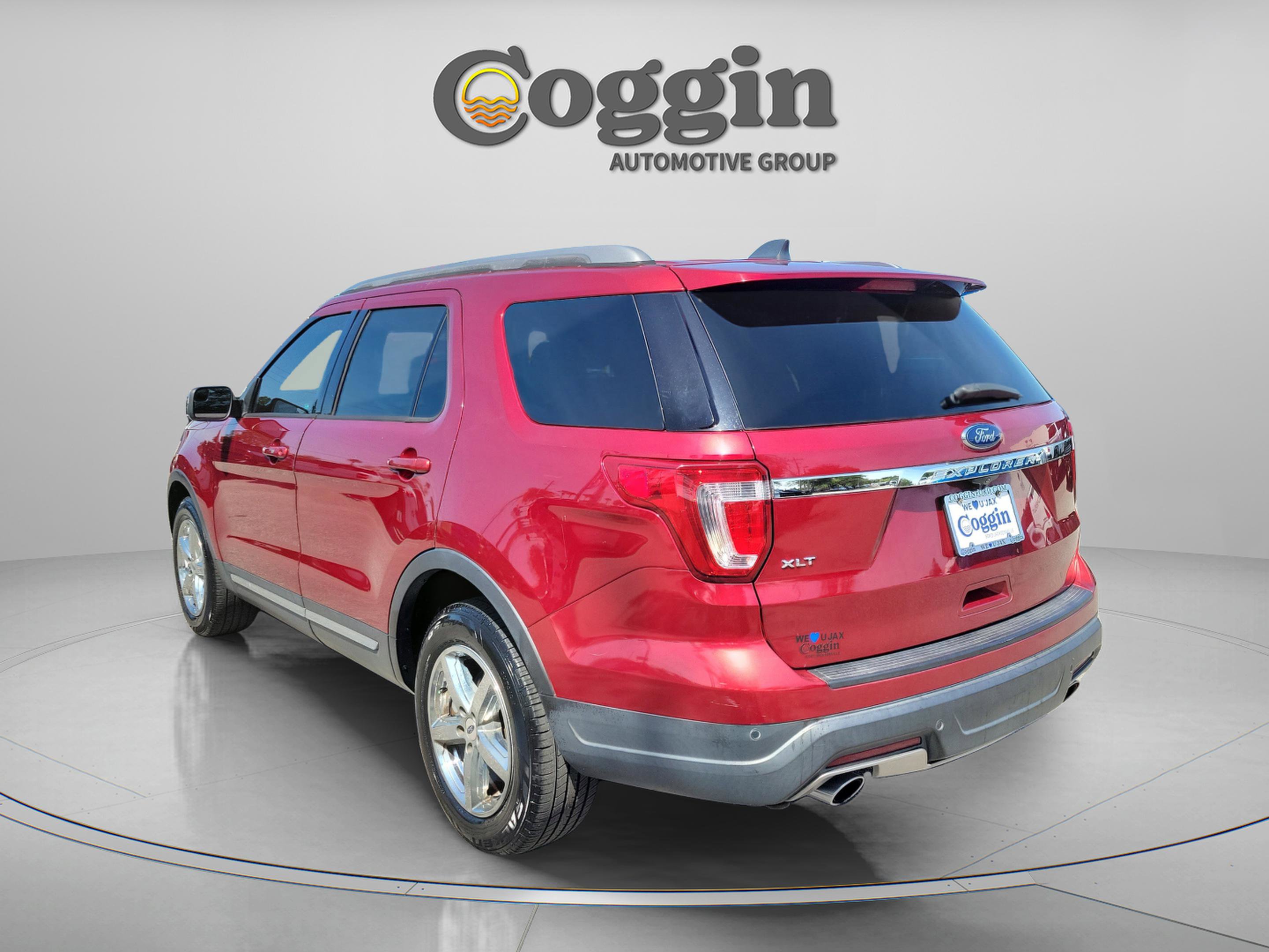 Used 2018 Ford Explorer XLT FWD video 2
