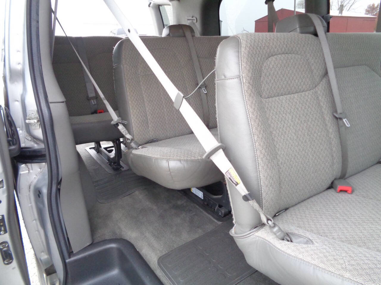 Used 2017 GMC Savana 3500 LT w/ LT Preferred Equipment Group image 62