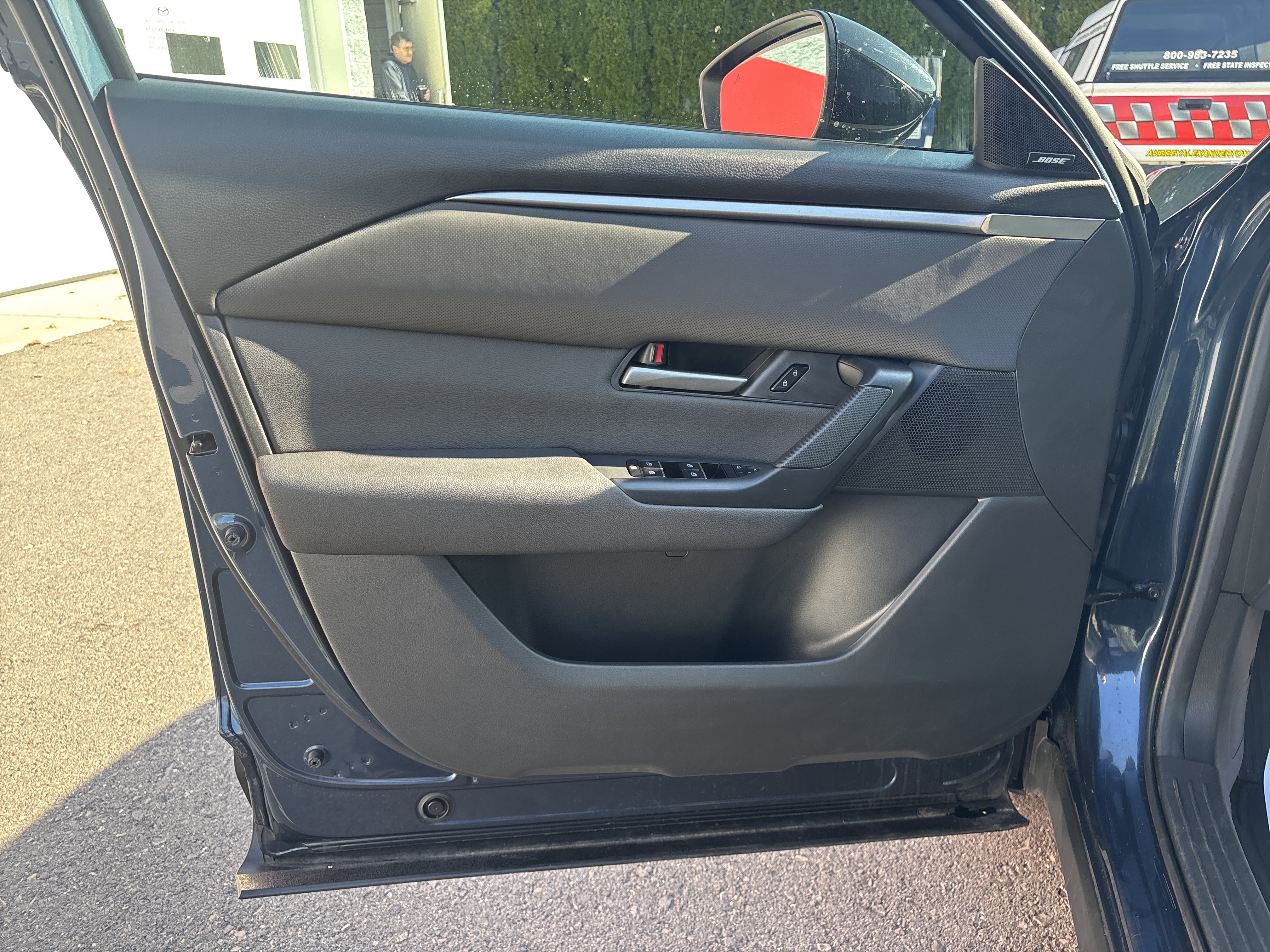 Used 2025 MAZDA CX-50 AWD 2.5 S w/ Premium Package image 16