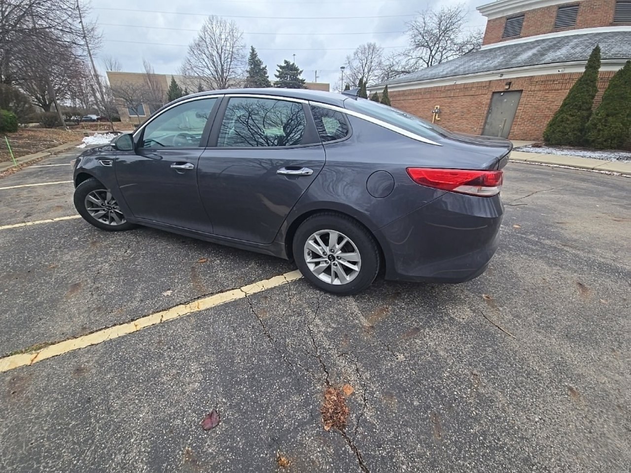 Used 2018 Kia Optima LX image 11