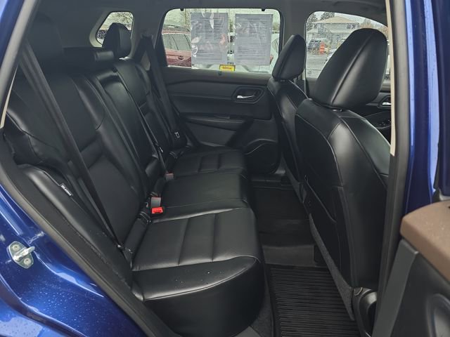 Used 2023 Nissan Rogue SV w/ SV Premium Package image 11