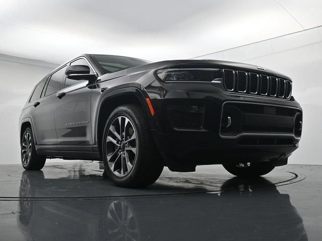 Used 2025 Jeep Grand Cherokee L Overland w/ Luxury Tech Group IV AWD/4WD image 34
