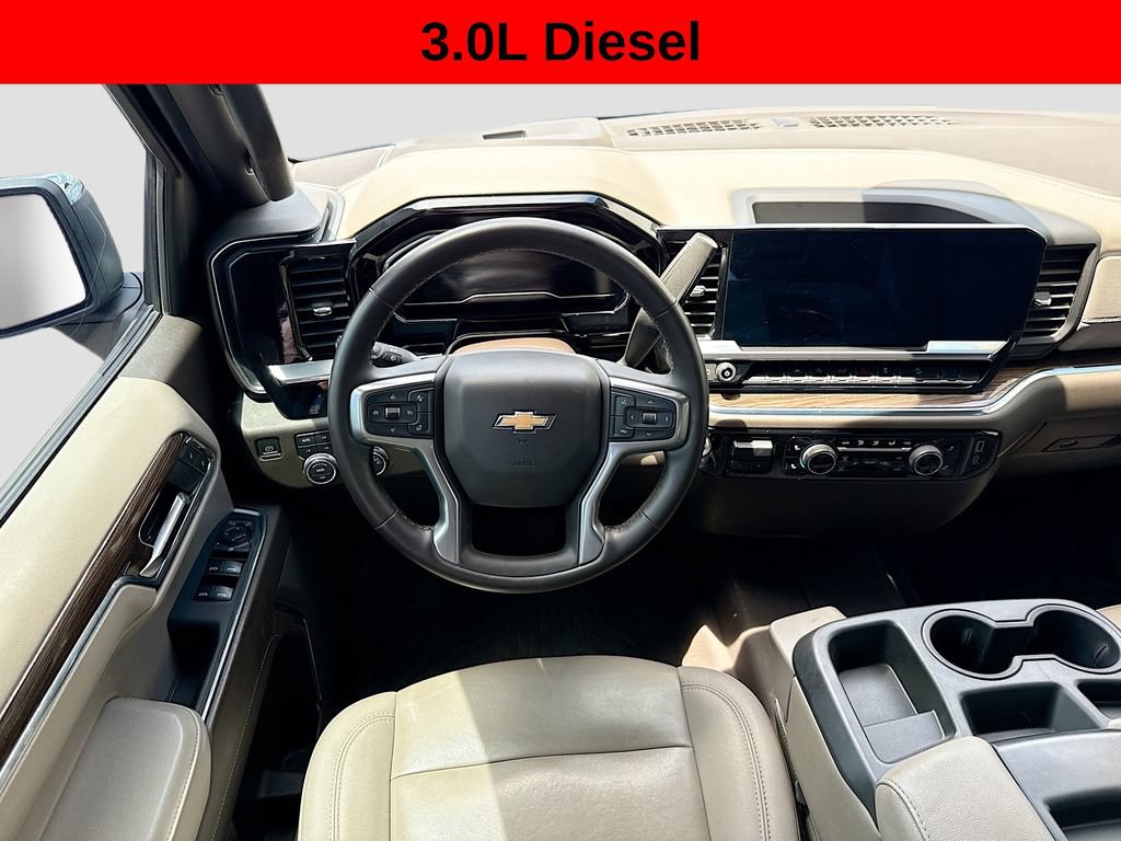 Used 2024 Chevrolet Silverado 1500 LT AWD/4WD image 22